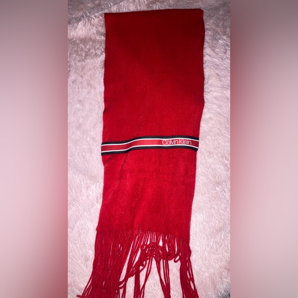 SOLD: Calvin Klein Scarf!!